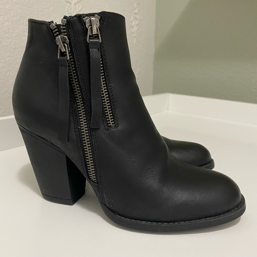 Black Ankle Boots with Dual Zippers - Gently Used